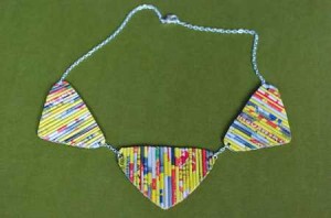 \"paper-beads-soda-can-statement-necklace-diy\"
